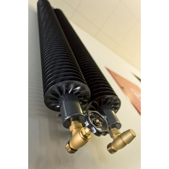 ISAN Spiral RAO2 Vertikaler Heizkörper Detail