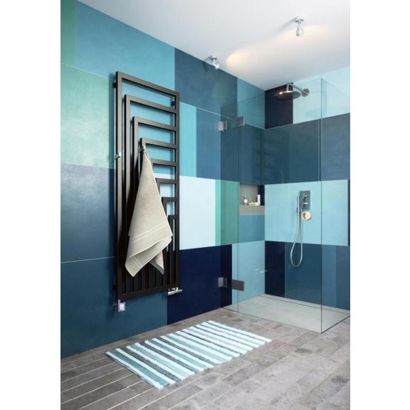 TERMA Angus V Designheizkörper - im Badezimmer