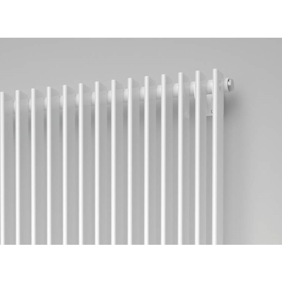 ISAN Antika Light Vertikaler Heizkörper Detail