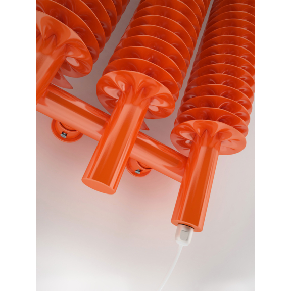 TERMA Ribbon V E Designheizkörper 1800x290 RAL2004 Detail